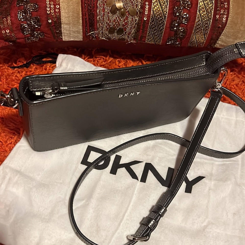 DKNY crossbody antique silver with dusk bag never used - Picture 6 of 6
